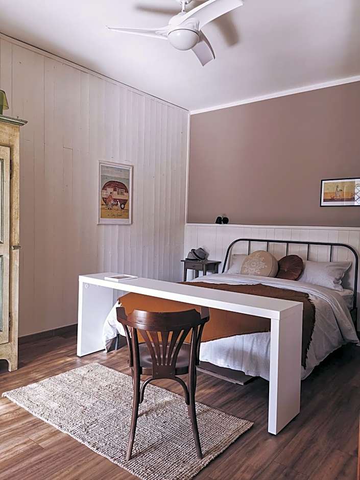 Zdjęcie 1 z 8 — Double Room with Shared Bathroom