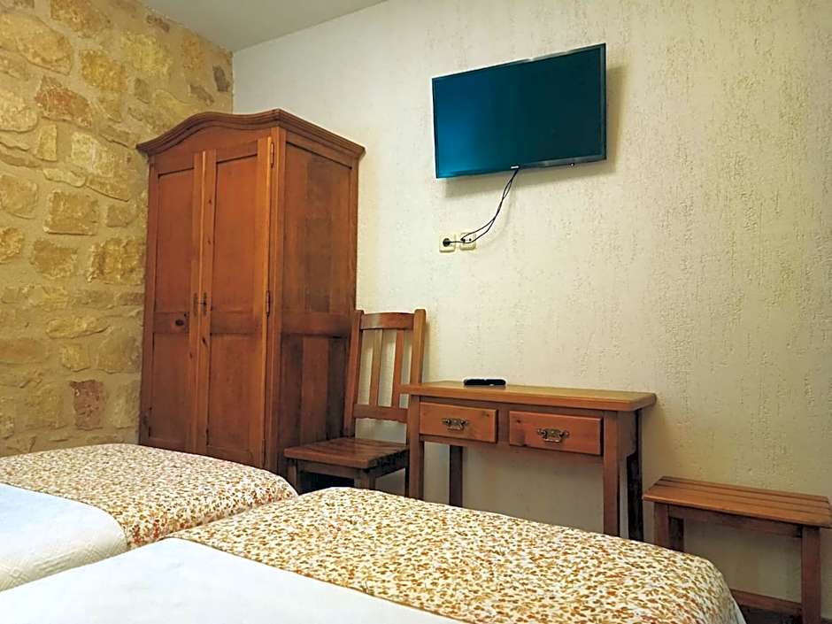 hostal Decerca Prádena