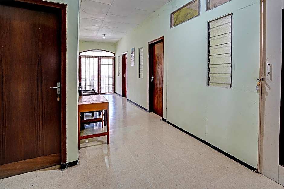 SPOT ON 91716 Kost Yy Syariah