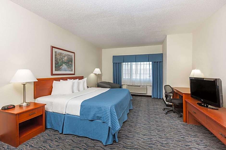 Baymont by Wyndham Des Moines Airport
