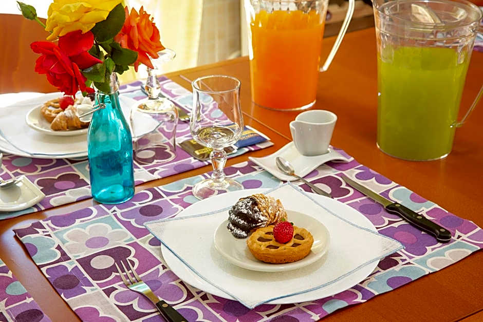 Anna e Augusto B&B --Embrace the world--4-minute walk from the Old Town丨Authentic local experience丨English-speaking staff and Wi-Fi - free shuttle to the station