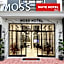 Moss Suites Hotel