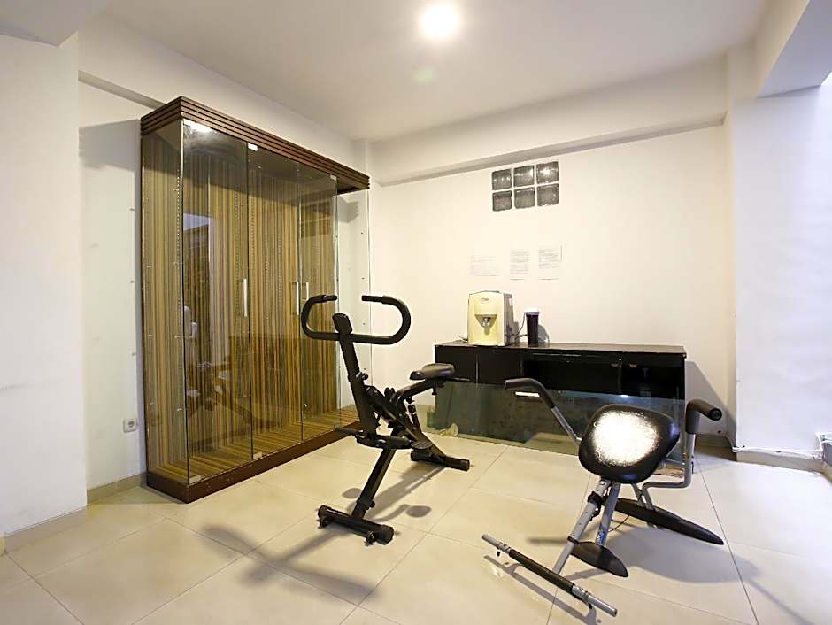 RedDoorz Near Cilandak Town Square