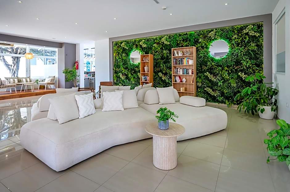 Palm Beach Hotel - Adults only