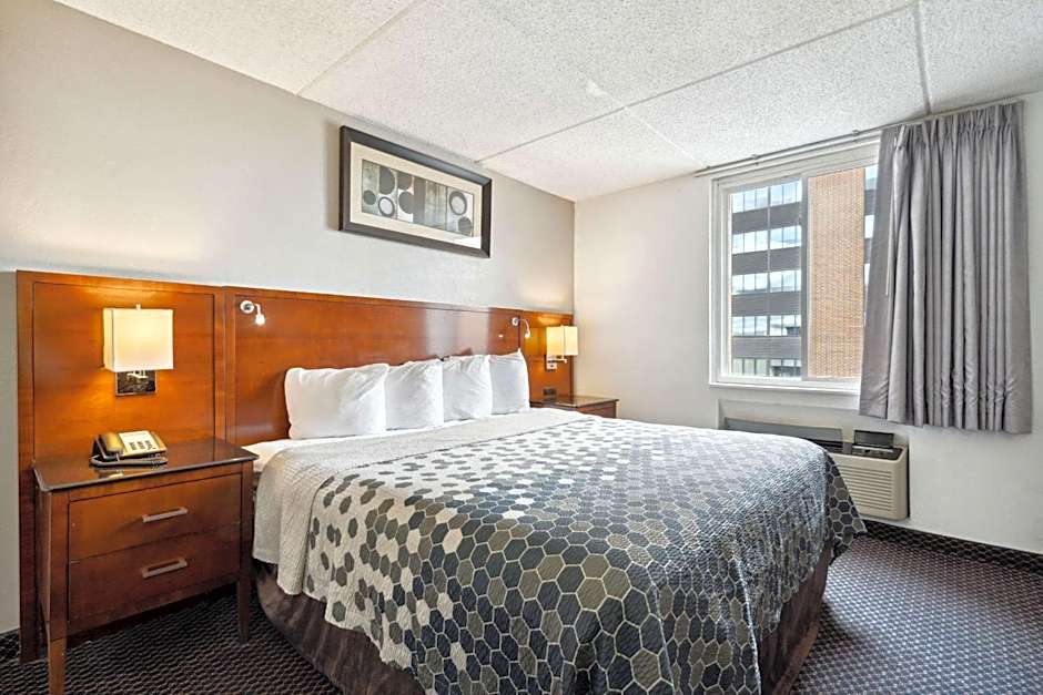 Econo Lodge Inn & Suites Waterloo