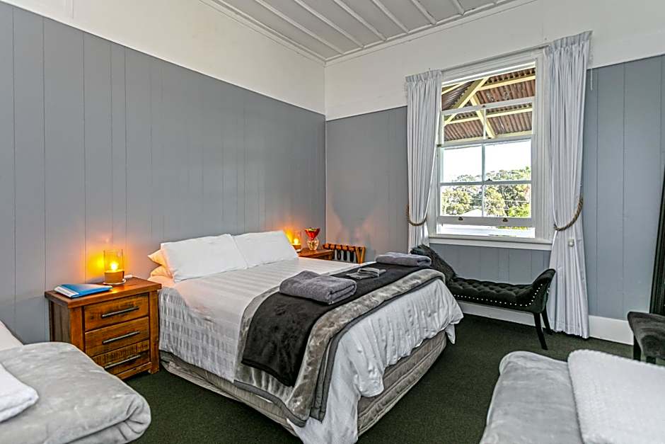 Lady Bowen Bed & Breakfast