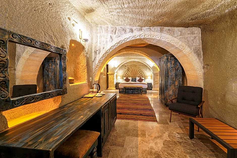 Doctor's Cave Suites