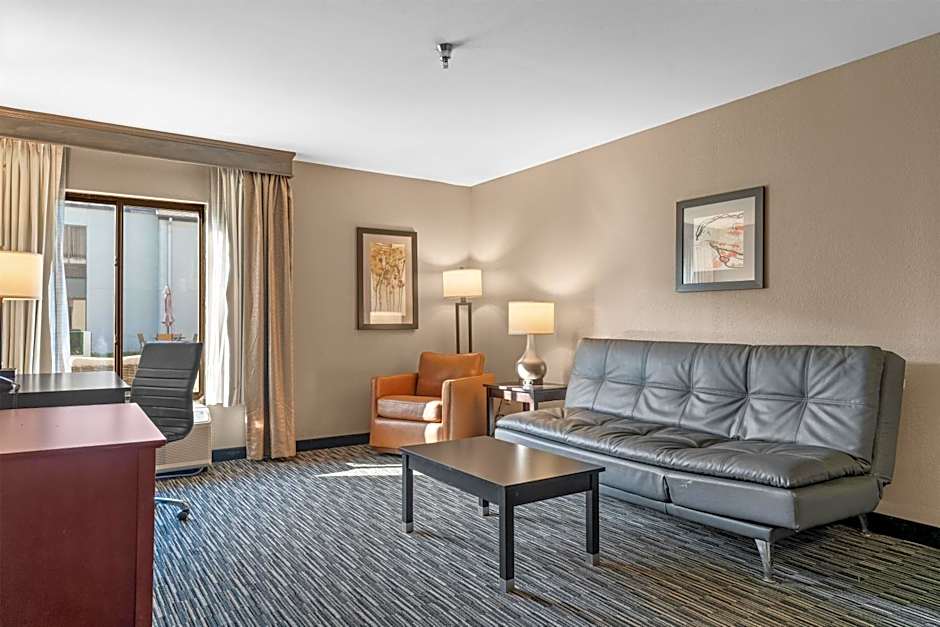 Best Western Courtview Hotel