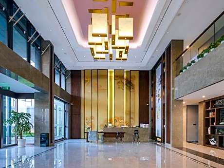 Binhai Station Hotel