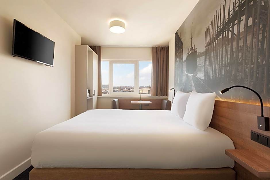 Rotterdam Teleport Hotel