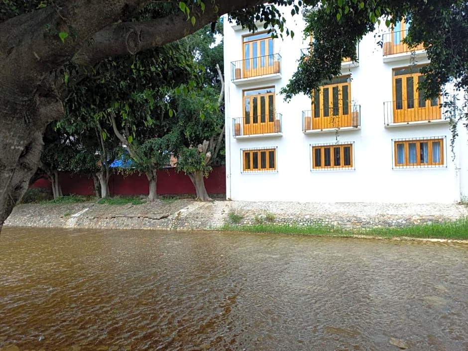 Santa Cecilia Hotel