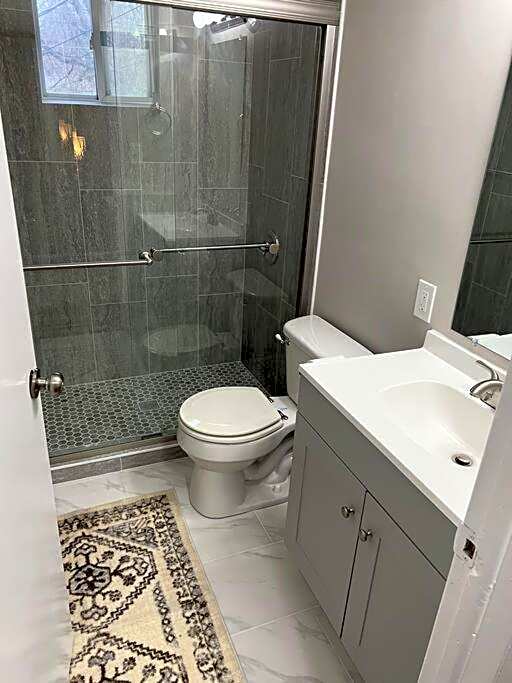 Modern & Cozy 2 bedroom home near downtown Shawnee