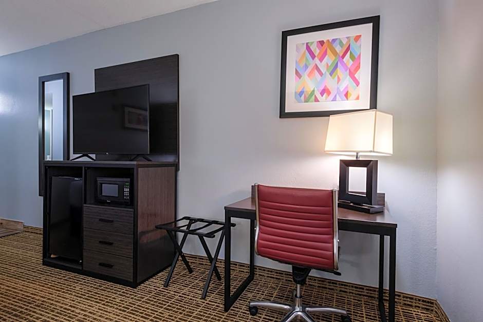 Baymont by Wyndham Louisville Airport South