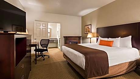 1 King Bed Non-Smoking Balcony Bayview Full Breakfast