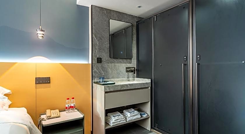 WAIFIDEN Hotel - Former Tokai Hotel (Free shuttle bus during Canton Fair)