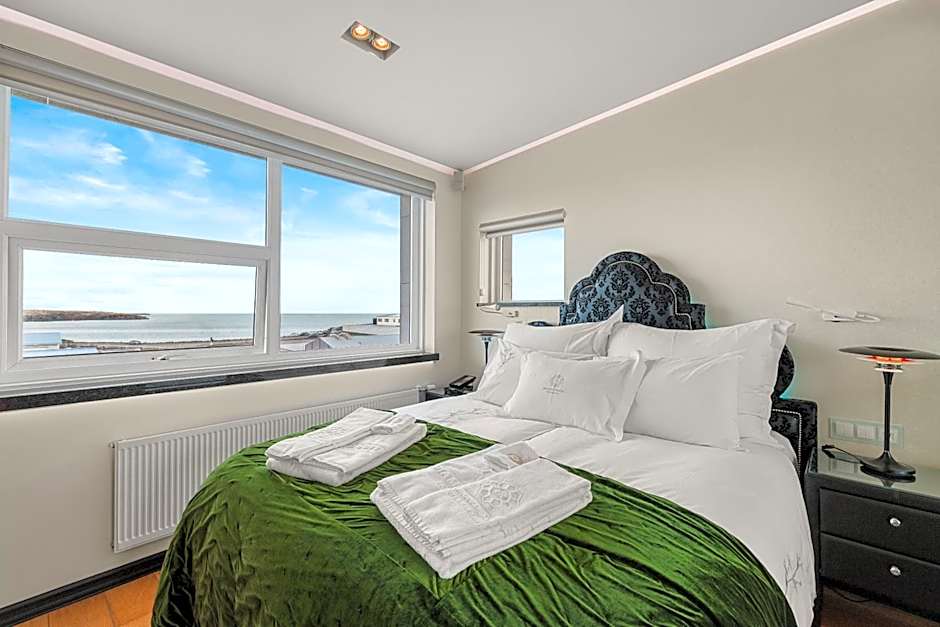 Photo 1 of 13 of Executive Suite