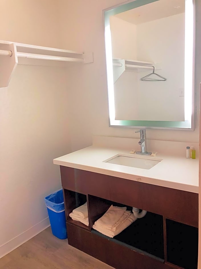 Super 8 by Wyndham San Jose Airport