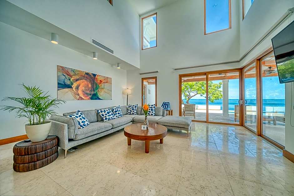 Las Verandas Hotel & Villas