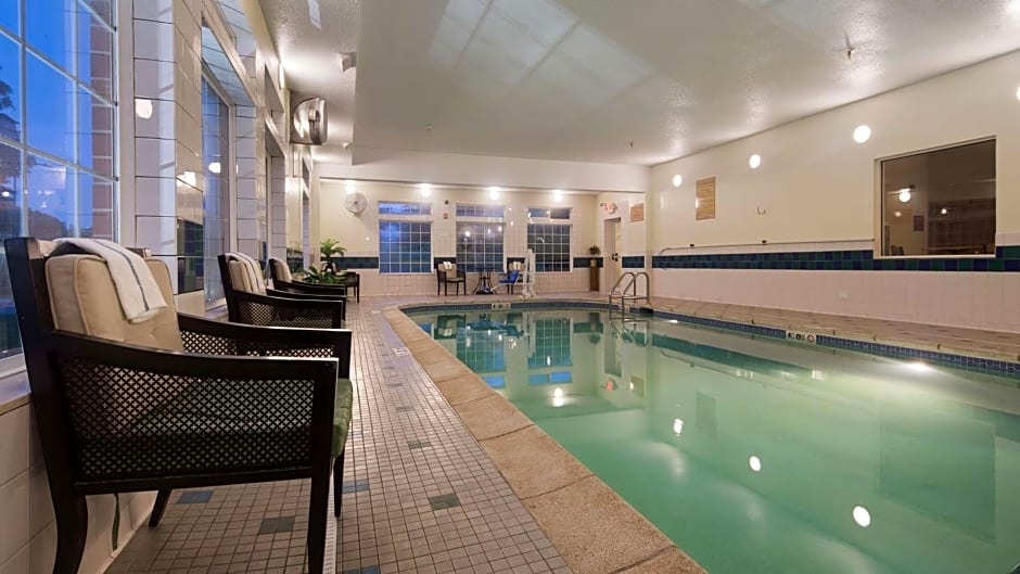 Best Western Plus Des Moines West Inn & Suites