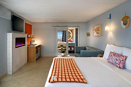 Deluxe Fireplace, Guest room, 1 King