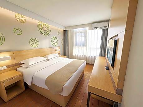 Comfort Queen Room