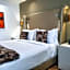 Victoria Crown Plaza Hotel