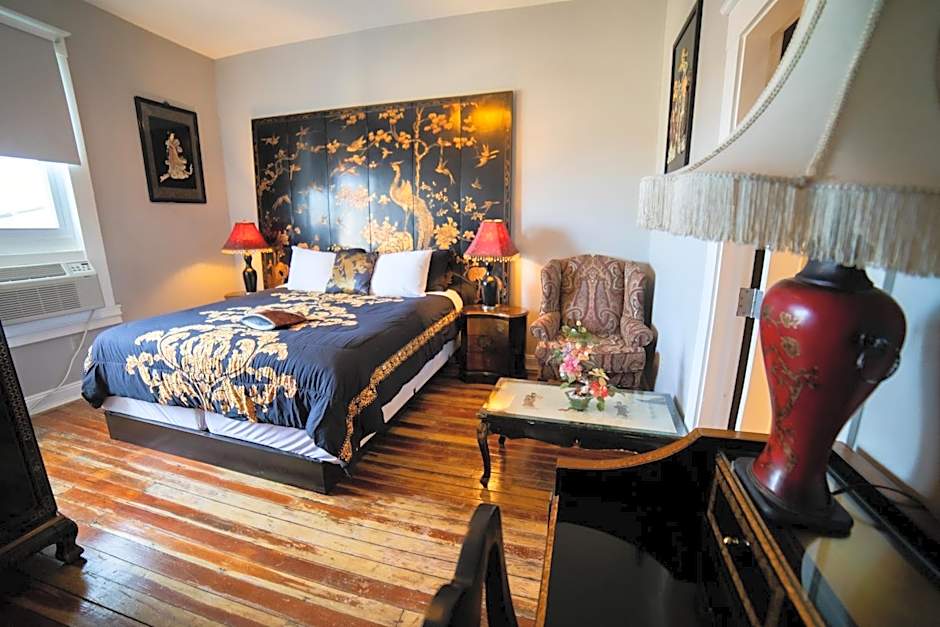 Oak Park Inn