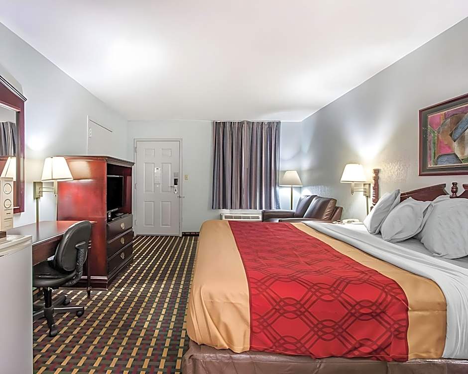 Econo Lodge Inn & Suites Tuscaloosa I-20