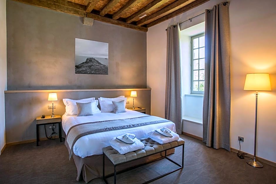 Hotel de L'Abbaye Le Tronchet - Handwritten Collection