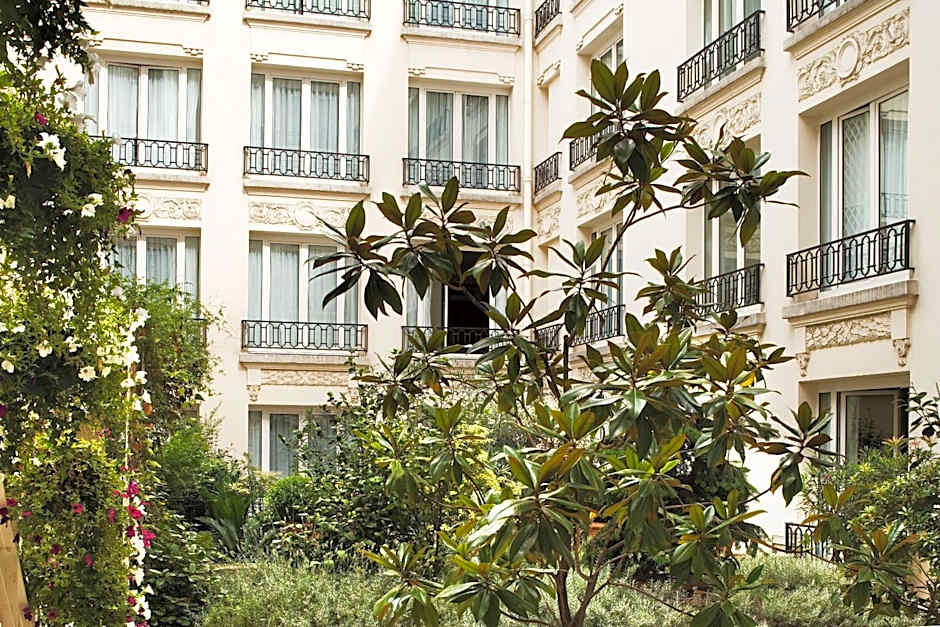 Rochester Champs-Elysees Hotel