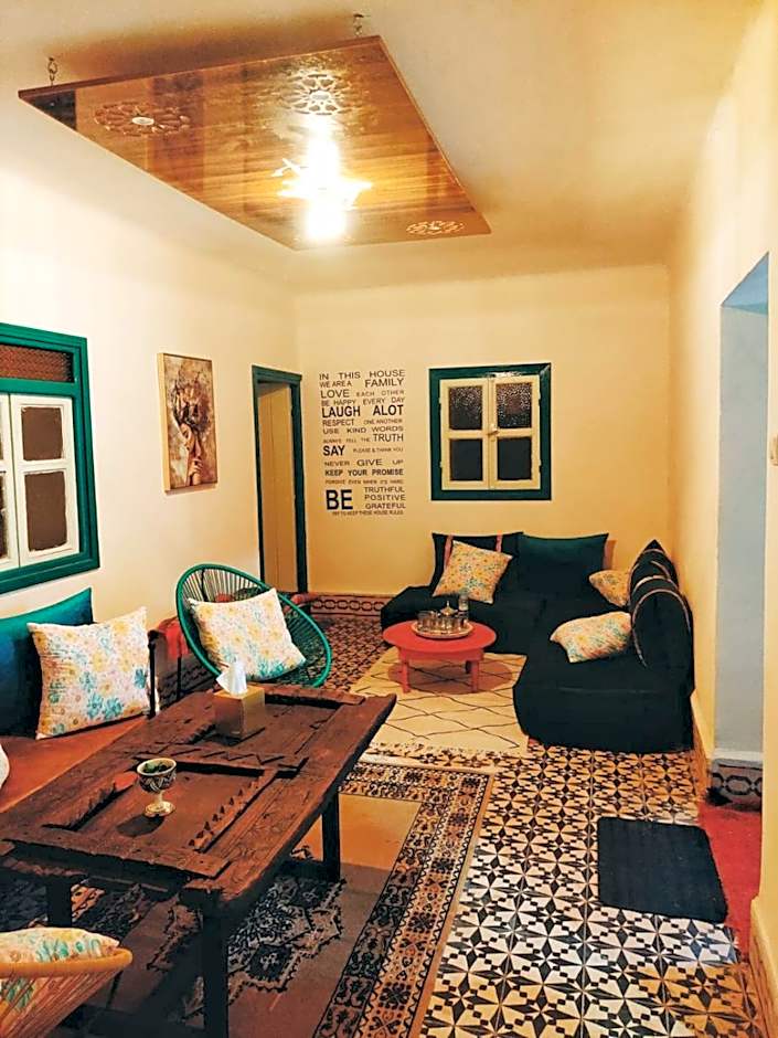 Thayri Hostel - Sea View