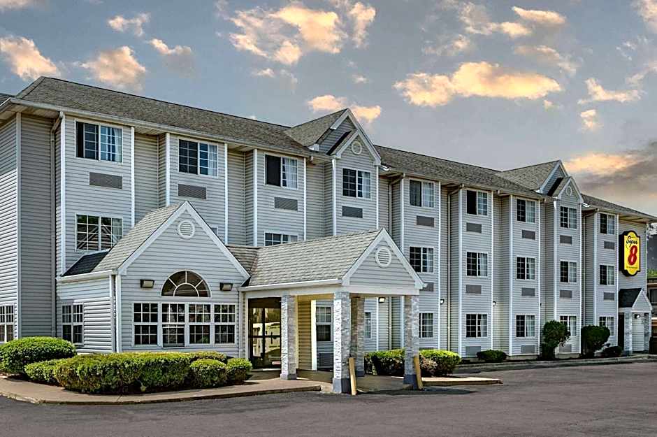 Super 8 by Wyndham Joliet