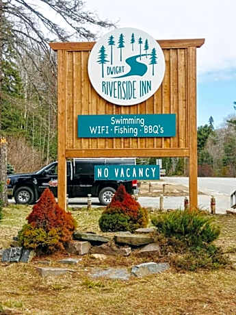 Dwight Riverside Inn