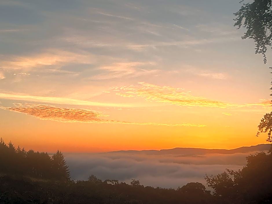Stoneymollan over Loch Lomond