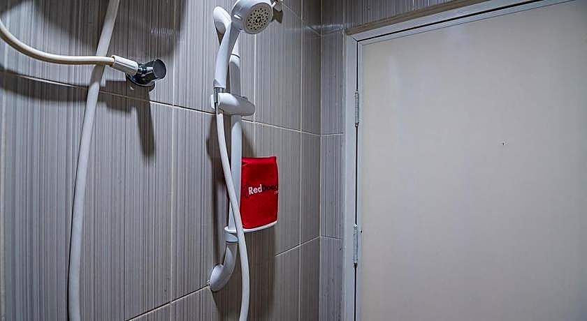 RedDoorz near Nagoya Citywalk Batam 2