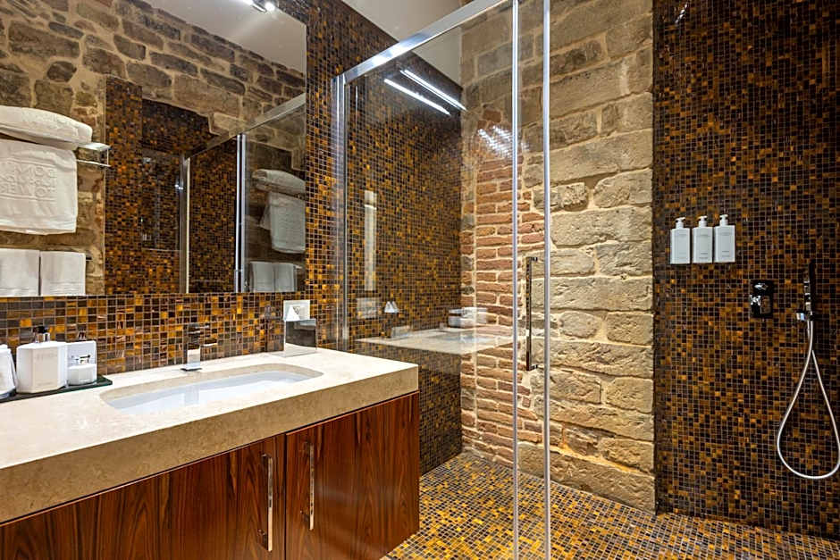 Donati Luxury Tower Suites