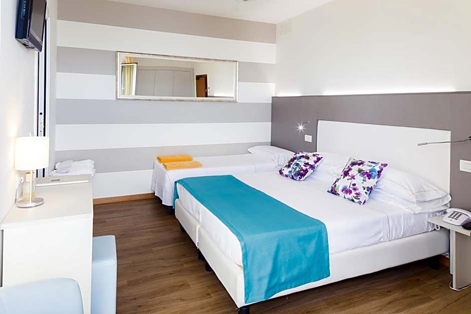 UNA HOTELS Imperial Beach Hotel