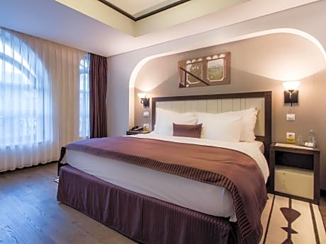 Grand Executive Suite