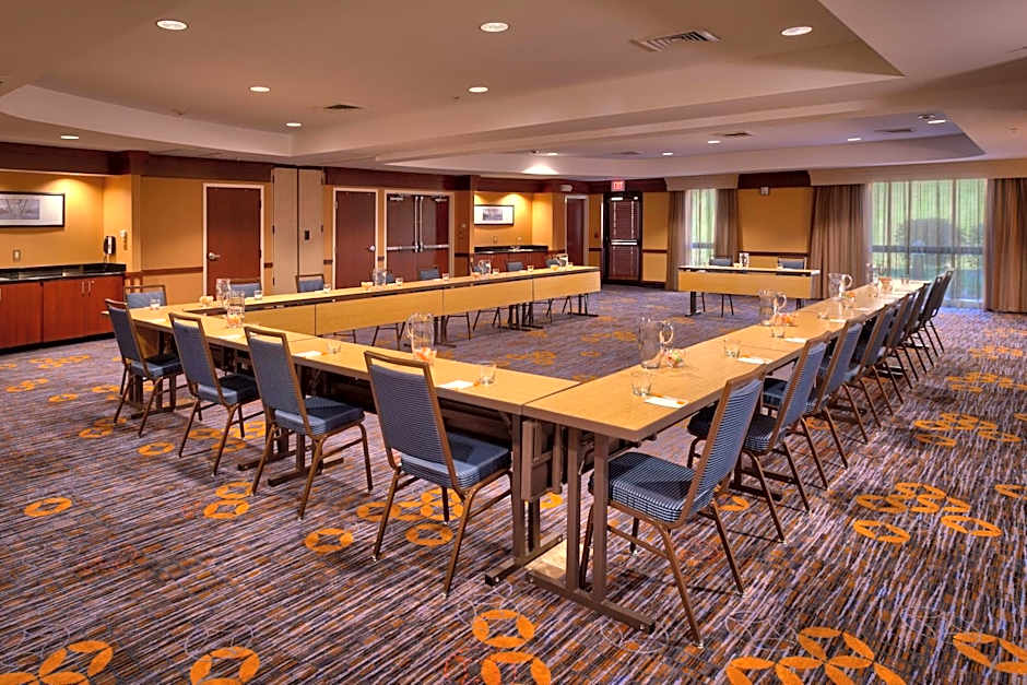 Courtyard by Marriott Kansas City Shawnee