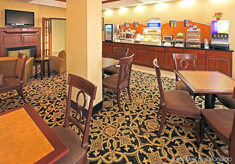 Holiday Inn Express Hotel & Suites Clarksville By IHG