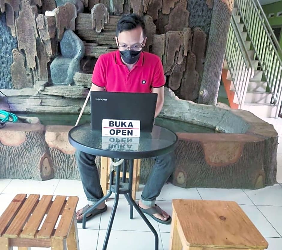 OYO 90706 Kost Alam Jaya Syariah