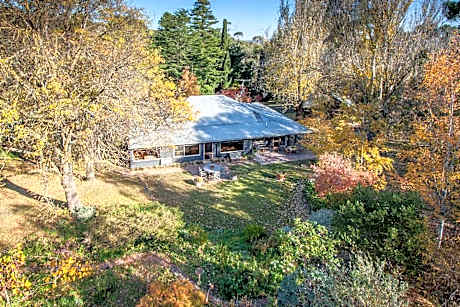 Braeside Mount Macedon Country Retreat Bed and Breakfast