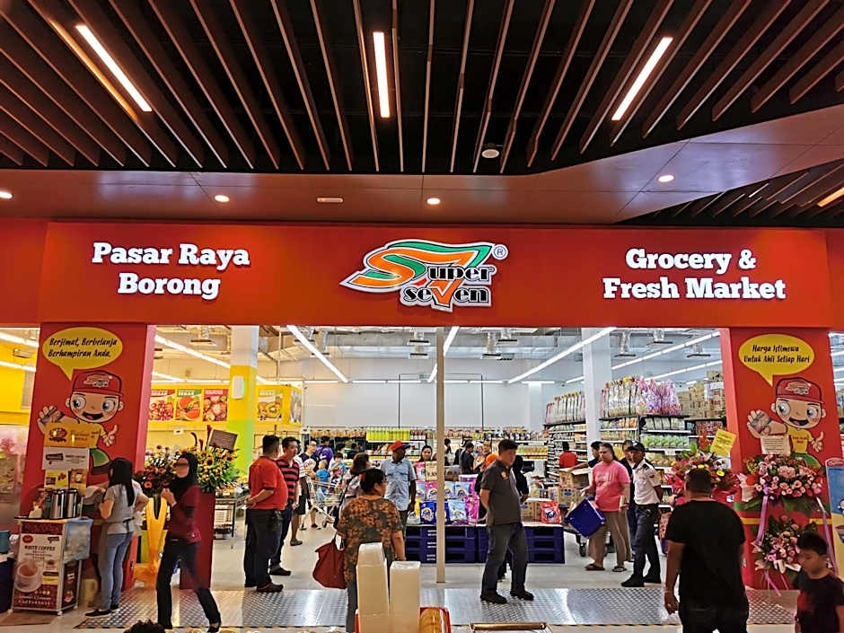 REVO at AURORA PLACE, Pavilion 2, 5 Minutes To AXIATA ARENA BUKIT JALIL FREE WIFI by De Harlequins Guesthouse