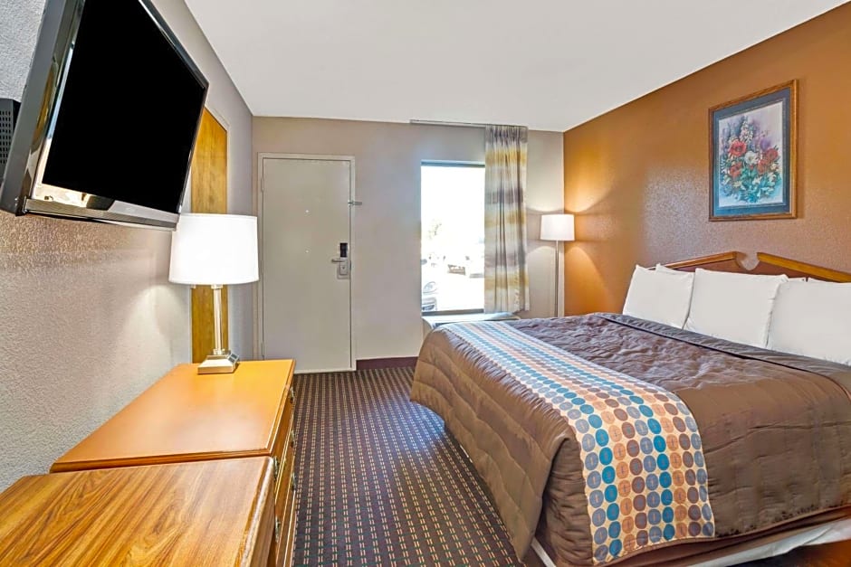 Days Inn by Wyndham Hernando