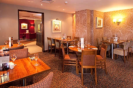 Premier Inn Sunbury - Kempton Park