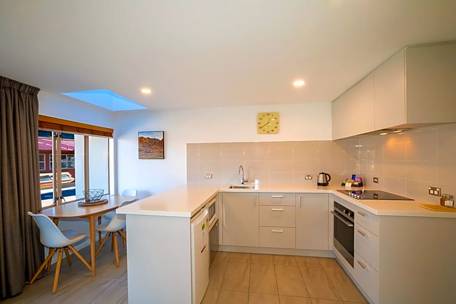 Cranbury Court Apartments