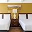 Spinnaker Inn of Naples
