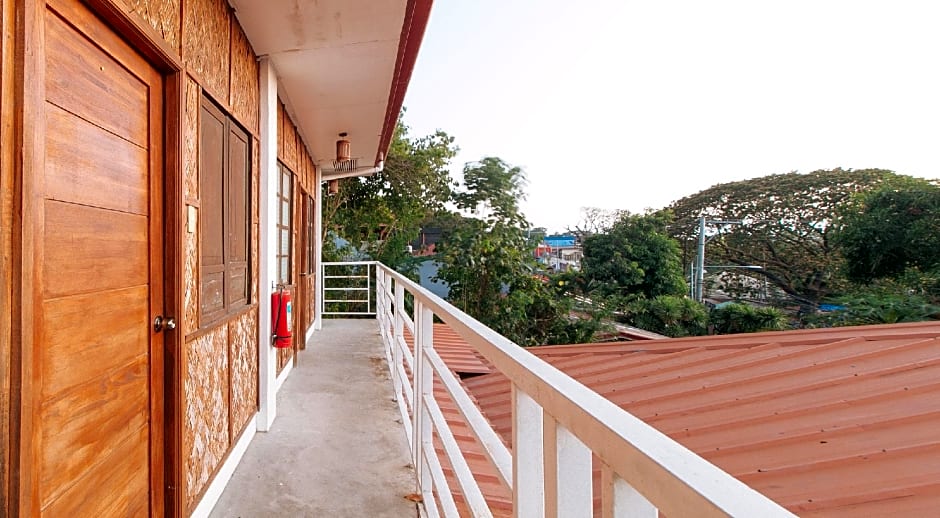 RedDoorz @ Camp Saint John Hotel La Union