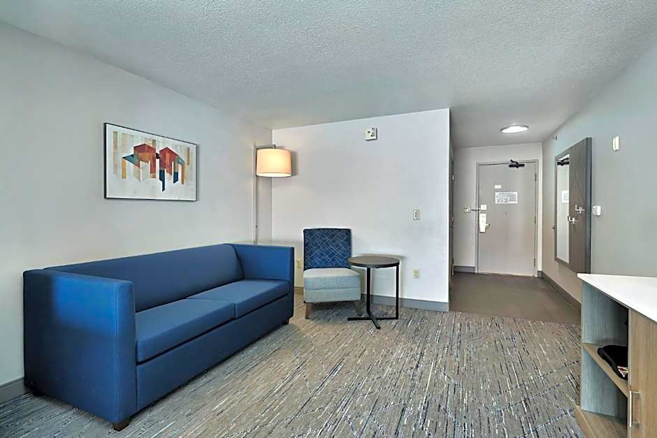 Holiday Inn Express Hotel & Suites Milwaukee-New Berlin By IHG