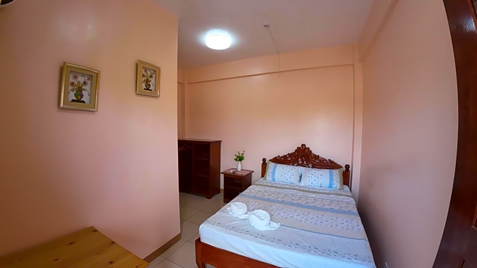 Queenslander Hotel and Restaurant